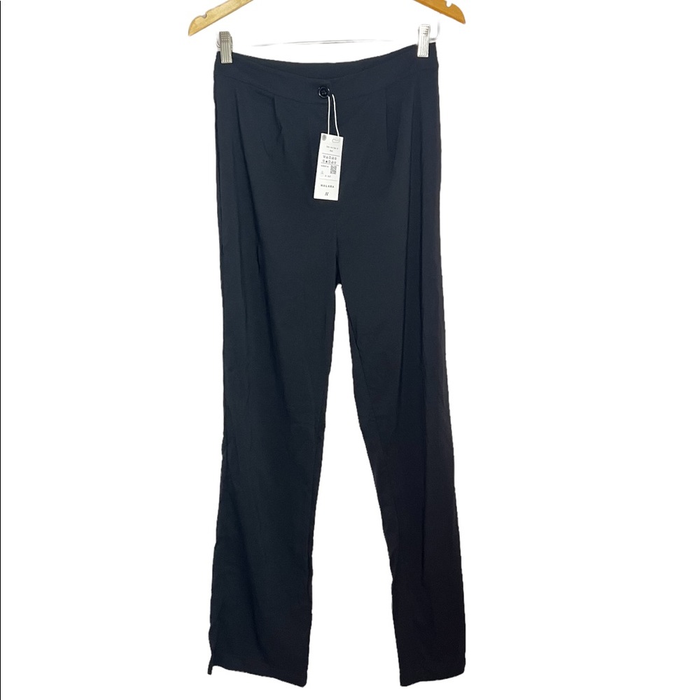 Halara NWT women’s High Rise Black Pants Size Medium